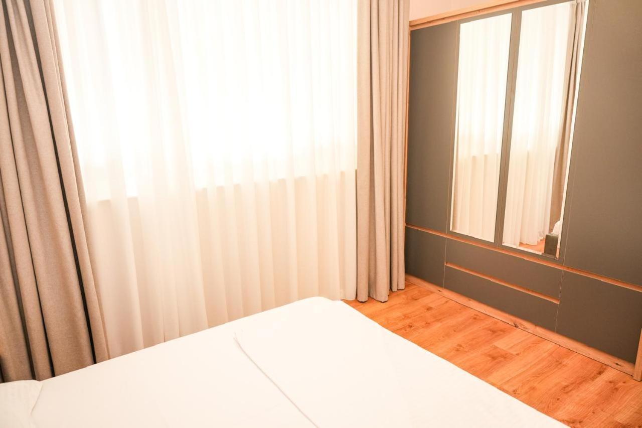 Bougainvilla Apartments Tirana Eksteriør billede